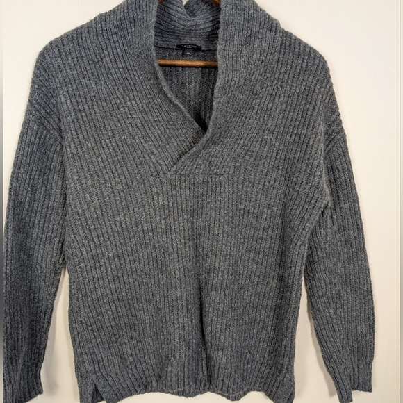 Talbots Gray Knit Acrylic Wool Nylon V Neck Pullover Sweater - Picture 6 of 6